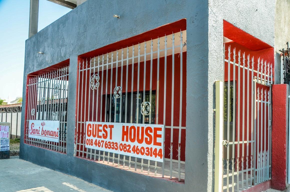 Sani Bonani Guest House Klerksdorp Esterno foto