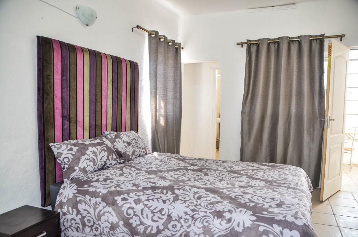 Sani Bonani Guest House Klerksdorp Esterno foto